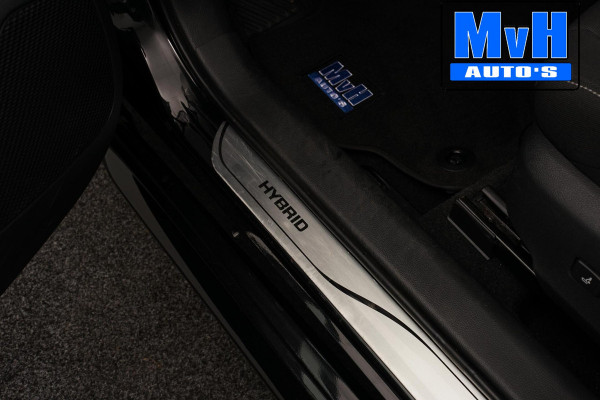 Toyota Corolla Touring Sports 1.8 Hybrid Business Plus|TREKHAAK