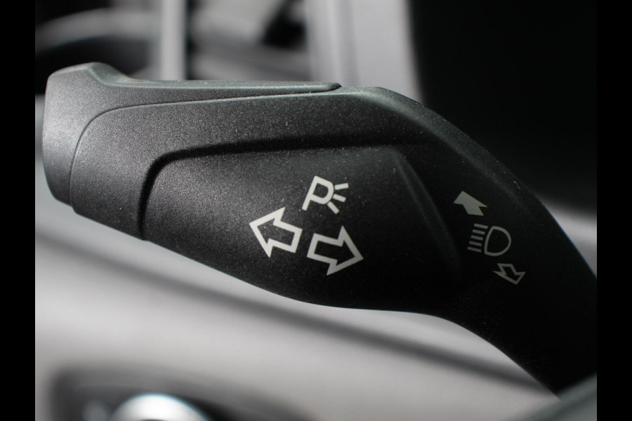 Ford Transit Custom 300 2.0 TDCI 130pk L2H1 Automaat | Navigatie | Cruise control | Camera | PDC VA | Trekhaak | Lichtmetalen Velgen