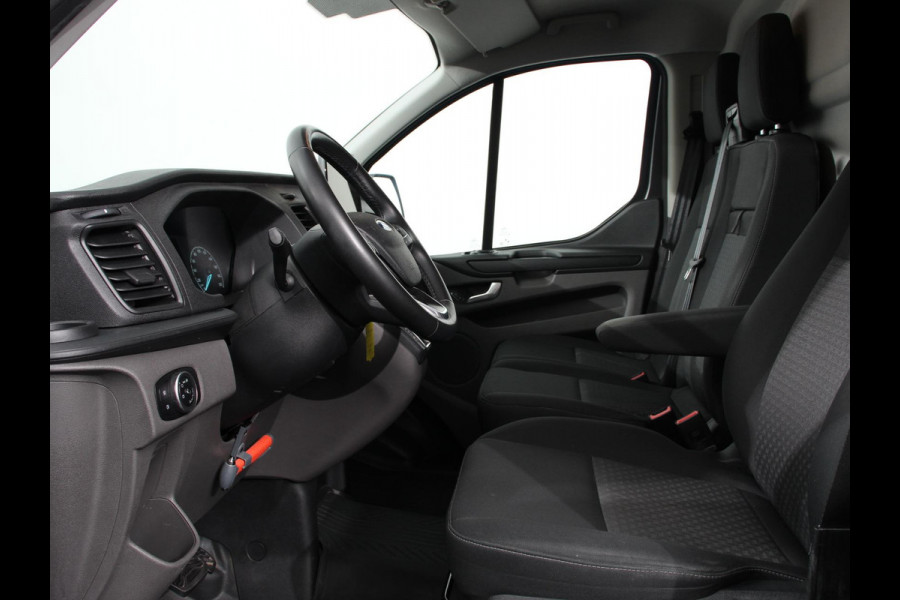 Ford Transit Custom 300 2.0 TDCI 130pk L2H1 Automaat | Navigatie | Cruise control | Camera | PDC VA | Trekhaak | Lichtmetalen Velgen