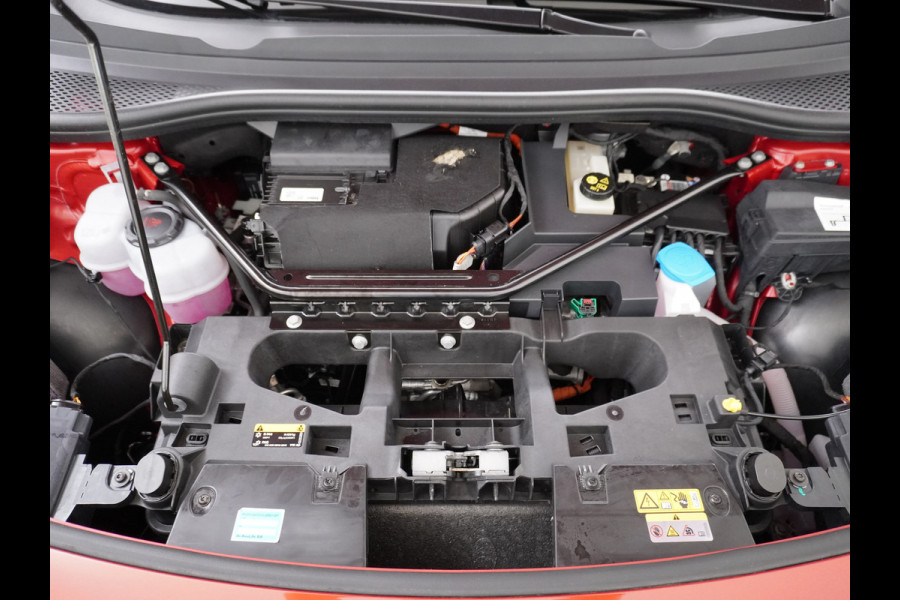 Volkswagen ID.4 GTX 4Motion 300PK (82Kw) 77 kWh PanoDak Warmtepomp 360-Camera 20" Apple Carplay Android Adaptive-Cruise Navi LED-v+a PDC-v+a Two Dual-Ecc App-Connect Mirror-Link Grootste Accu 0-100 6,3 seconden! AWD All Wheel Drive Assistentiepakket Design-pakket plus. Accu garantie tot 15-04-2030/160.000km laden tot 175kw DC of thuis 11kwh AC per uur. Orig.NLse auto € 58.000 nieuw Volkswagen ID.4 GTX 4Motion 300PK (82Kw) 77 kWh PanoDak Warmtepomp 360-Camera 20" Apple Carplay Android Adaptive-Cruise Navi LED-v+a PDC-v+a Two Dual-Ecc App-Connect Mirror-Link Grootste Accu 0-100 6,3 seconden! AWD All Wheel Drive Assistentiepakket Design-pakket plus. Accu garantie tot 15-04-2030/160.000km laden tot 175kw DC of thuis 11kwh AC per uur. Orig.NLse auto € 58.000 nieuw
