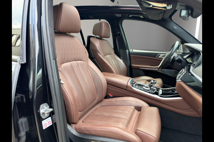 BMW X5 xDrive45e M-Sport B&W Sky Massage Laser BMW X5 xDrive45e M-Sport B&W Sky Massage Laser