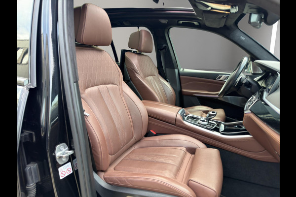 BMW X5 xDrive45e M-Sport B&W Sky Massage Laser BMW X5 xDrive45e M-Sport B&W Sky Massage Laser