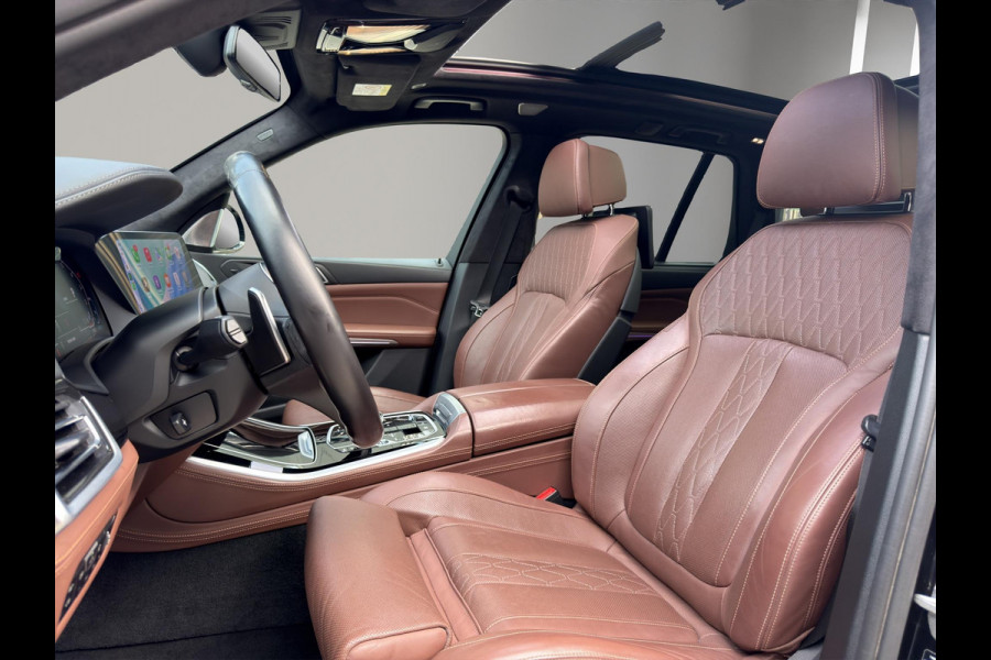 BMW X5 xDrive45e M-Sport B&W Sky Massage Laser BMW X5 xDrive45e M-Sport B&W Sky Massage Laser