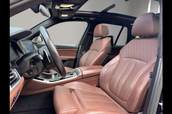 BMW X5 xDrive45e M-Sport B&W Sky Massage Laser BMW X5 xDrive45e M-Sport B&W Sky Massage Laser