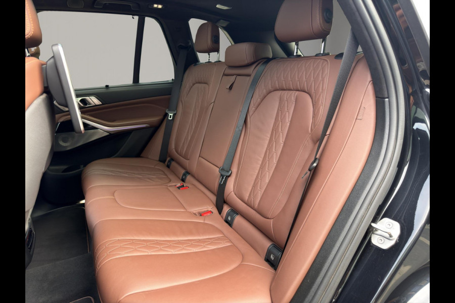BMW X5 xDrive45e M-Sport B&W Sky Massage Laser BMW X5 xDrive45e M-Sport B&W Sky Massage Laser