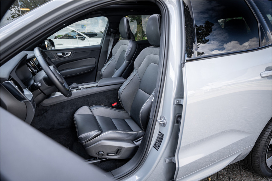 Volvo XC60 2.0 T6 Plug-in hybrid AWD Plus Dark ** Trekhaak ** Panodak ** H/K
