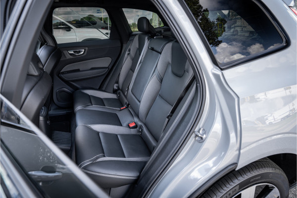 Volvo XC60 2.0 T6 Plug-in hybrid AWD Plus Dark ** Trekhaak ** Panodak ** H/K