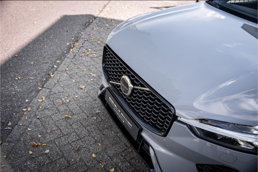 Volvo XC60 2.0 T6 Plug-in hybrid AWD Plus Dark ** Trekhaak ** Panodak ** H/K