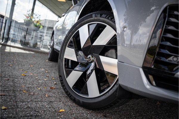 Volvo XC60 2.0 T6 Plug-in hybrid AWD Plus Dark ** Trekhaak ** Panodak ** H/K