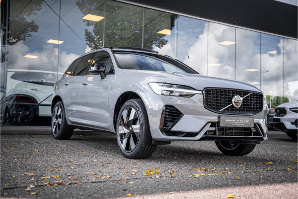 Volvo XC60 2.0 T6 Plug-in hybrid AWD Plus Dark ** Trekhaak ** Panodak ** H/K