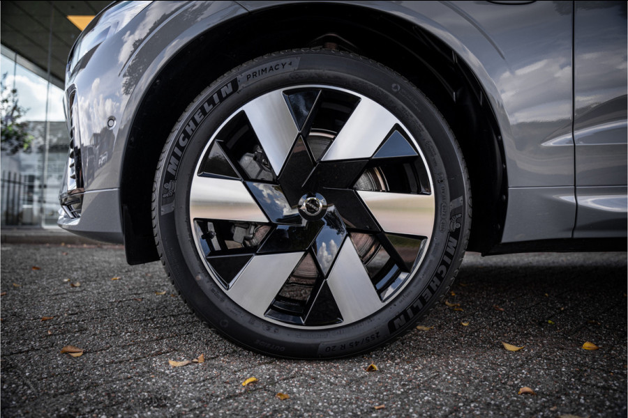 Volvo XC60 2.0 T6 Plug-in hybrid AWD Plus Dark ** Trekhaak ** Panodak ** H/K
