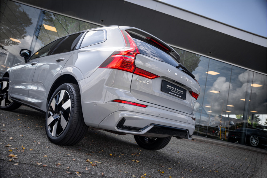 Volvo XC60 2.0 T6 Plug-in hybrid AWD Plus Dark ** Trekhaak ** Panodak ** H/K