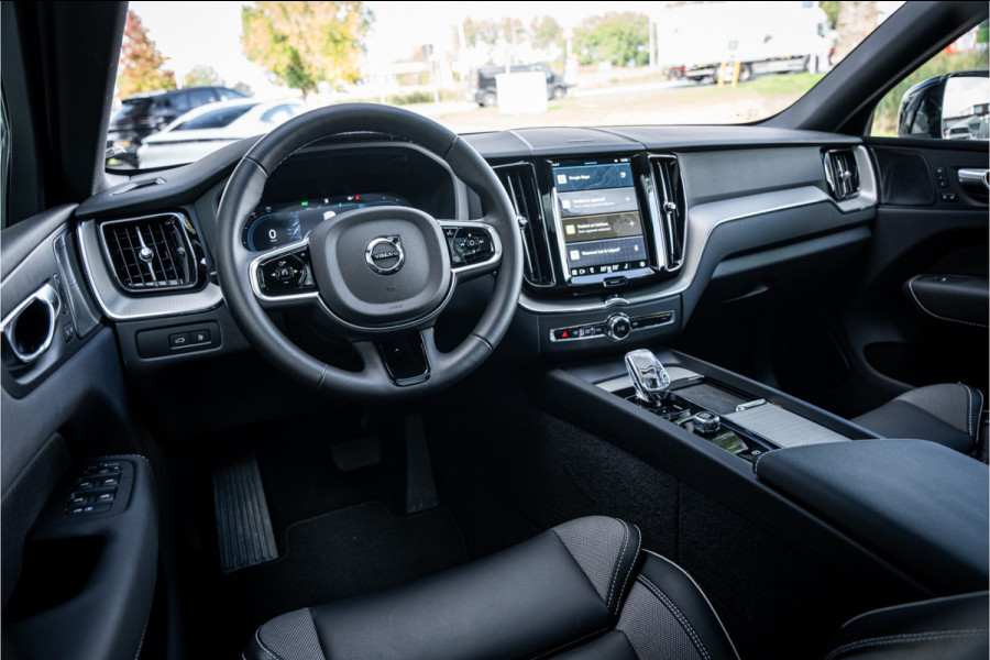 Volvo XC60 2.0 T6 Plug-in hybrid AWD Plus Dark ** Trekhaak ** Panodak ** H/K