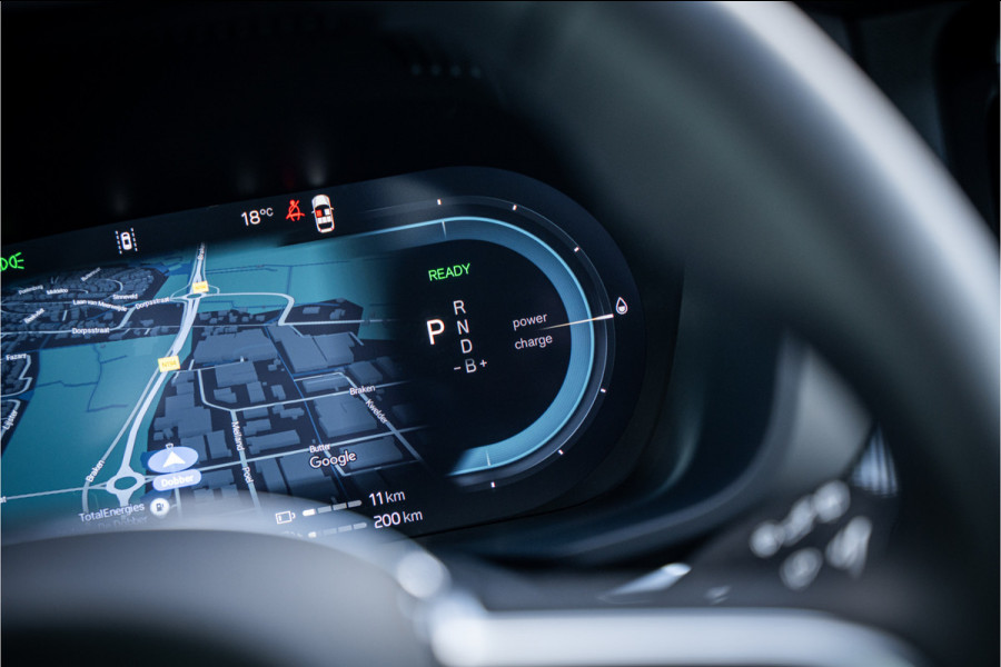Volvo XC60 2.0 T6 Plug-in hybrid AWD Plus Dark ** Trekhaak ** Panodak ** H/K