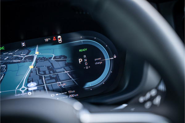 Volvo XC60 2.0 T6 Plug-in hybrid AWD Plus Dark ** Trekhaak ** Panodak ** H/K