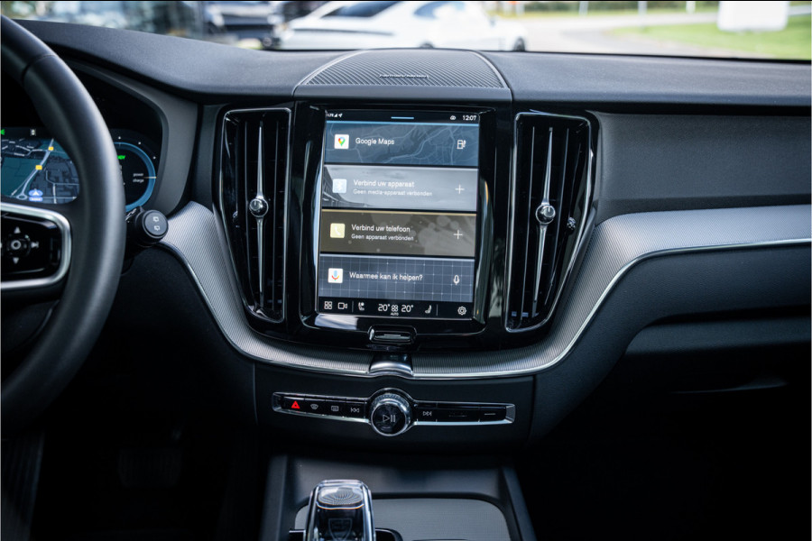 Volvo XC60 2.0 T6 Plug-in hybrid AWD Plus Dark ** Trekhaak ** Panodak ** H/K
