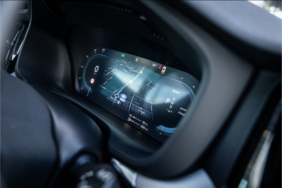 Volvo XC60 2.0 T6 Plug-in hybrid AWD Plus Dark ** Trekhaak ** Panodak ** H/K