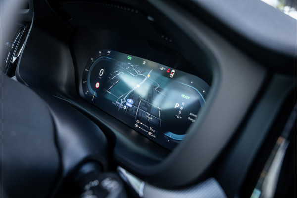 Volvo XC60 2.0 T6 Plug-in hybrid AWD Plus Dark ** Trekhaak ** Panodak ** H/K