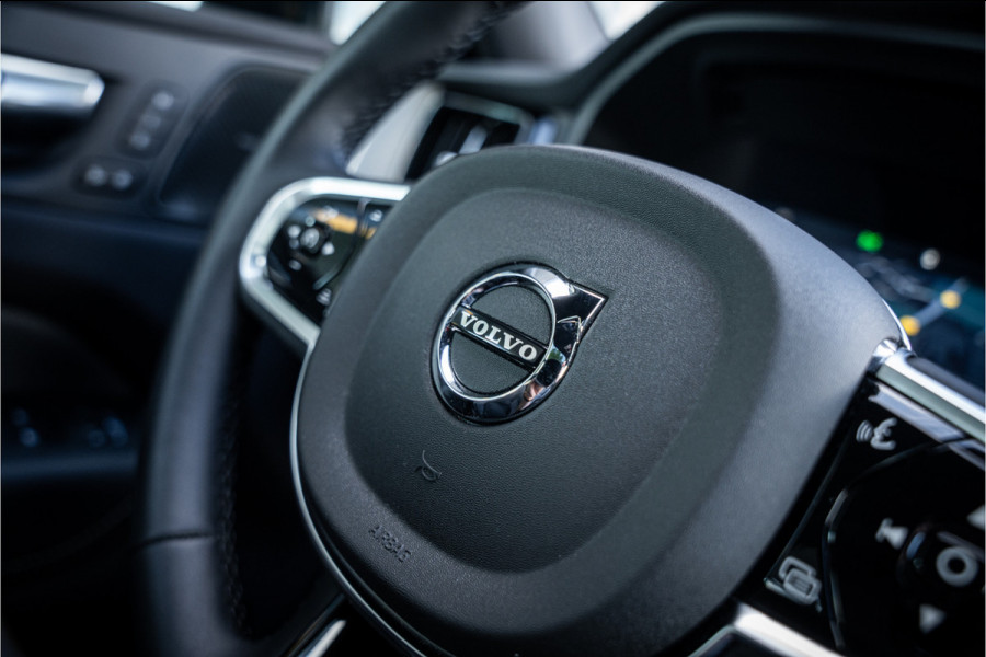 Volvo XC60 2.0 T6 Plug-in hybrid AWD Plus Dark ** Trekhaak ** Panodak ** H/K