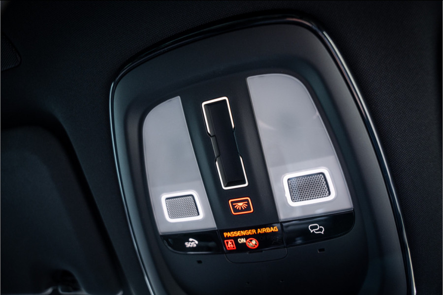 Volvo XC60 2.0 T6 Plug-in hybrid AWD Plus Dark ** Trekhaak ** Panodak ** H/K