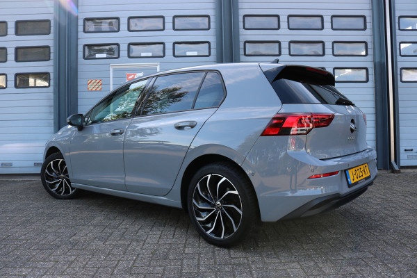 Volkswagen Golf 1.5 TSI Life Business Xenon Virtuel cockpit Sportzetels Camera Led Bj:2020 Volkswagen Golf 1.5 TSI Life Business Xenon Virtuel cockpit Sportzetels Camera Led Bj:2020