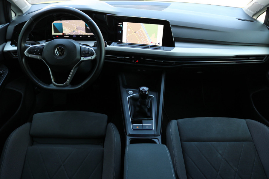 Volkswagen Golf 1.5 TSI Life Business Xenon Virtuel cockpit Sportzetels Camera Led Bj:2020 Volkswagen Golf 1.5 TSI Life Business Xenon Virtuel cockpit Sportzetels Camera Led Bj:2020