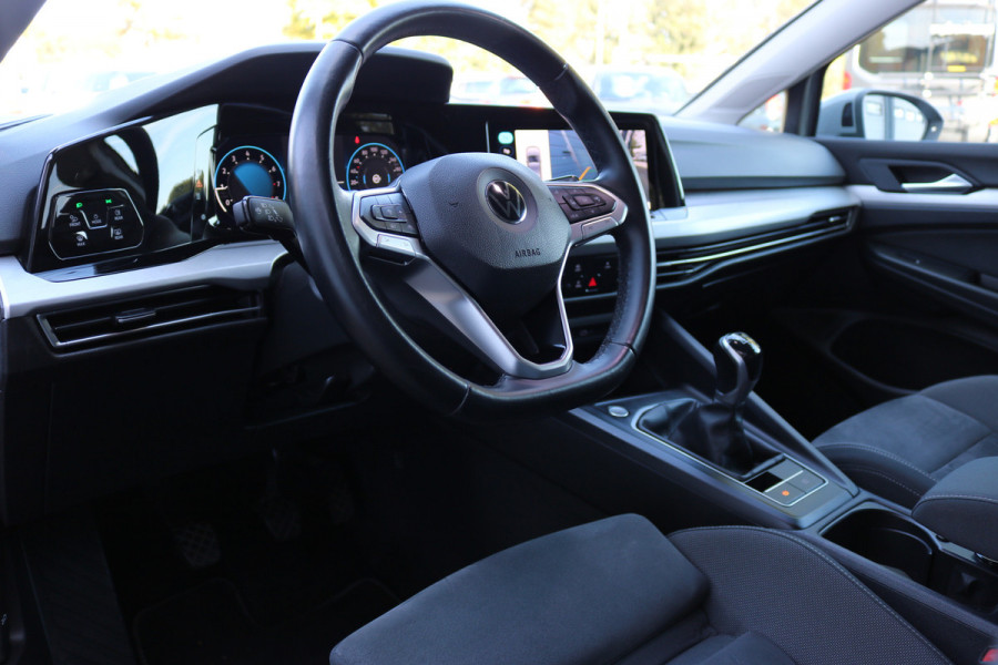 Volkswagen Golf 1.5 TSI Life Business Xenon Virtuel cockpit Sportzetels Camera Led Bj:2020 Volkswagen Golf 1.5 TSI Life Business Xenon Virtuel cockpit Sportzetels Camera Led Bj:2020