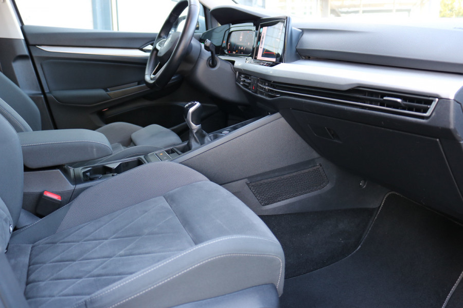 Volkswagen Golf 1.5 TSI Life Business Xenon Virtuel cockpit Sportzetels Camera Led Bj:2020 Volkswagen Golf 1.5 TSI Life Business Xenon Virtuel cockpit Sportzetels Camera Led Bj:2020