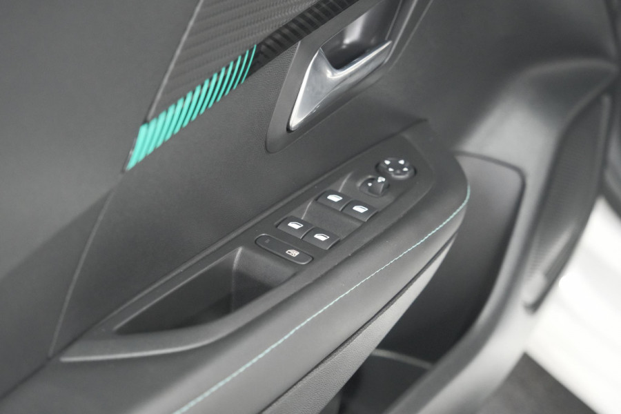 Peugeot 208 PureTech 100 Allure Pack | Camera | Adaptieve Cruise Control | Apple Carplay | Stoelverwarming