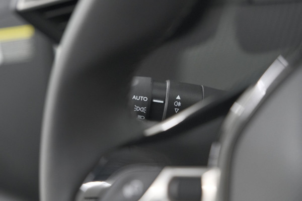 Peugeot 208 PureTech 100 Allure Pack | Camera | Adaptieve Cruise Control | Apple Carplay | Stoelverwarming