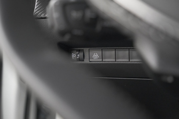 Peugeot 208 PureTech 100 Allure Pack | Camera | Adaptieve Cruise Control | Apple Carplay | Stoelverwarming