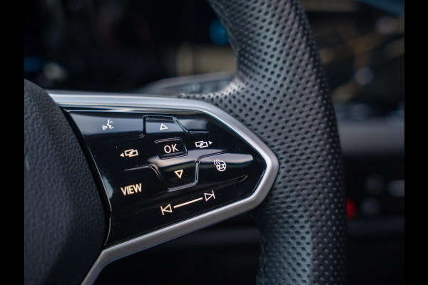 Volkswagen Golf 2.0 TSI R-line / 190PK / Pano / IQ / Black style / H&K / Keyless / Stoel+Stuurverwarming / DAB+