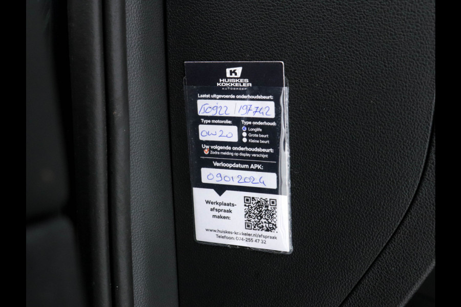 Volkswagen Tiguan 1.5 TSI Comfortline-Business (INCL-BTW) *NAVI-FULLMAP | MICROFIBRE | DAB | ECC | PDC | CRUISE | PARKPILOT | LANE-ASSIST | CARPLAY | PRIVACY-GLASS | COMFORT-SEATS | 17"ALU*