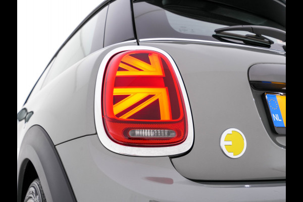 MINI Mini Electric Essential 33 kWh [3-Fase] {SOH-100%} (INCL-BTW) *FULL-LED | DIGI-COCKPIT | LEATHER-FABRIC | CAMERA | KEYLESS | HEATED-SPORTSEATS | NAVI-FULLMAP | AMBIENT-LIGHT | DAB | CRUISE | CCS-FASTLOADER | 17"ALU*