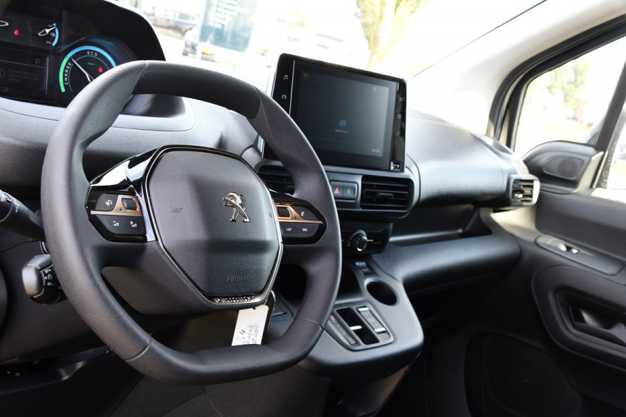 Peugeot e-Partner 136 L1 50 kWh Black Edition Camera, Cruise, Carplay, Stoelverwarming, 136pk, Multimedia, BOM VOL! Peugeot e-Partner 136 L1 50 kWh Black Edition Camera, Cruise, Carplay, Stoelverwarming, 136pk, Multimedia, BOM VOL!
