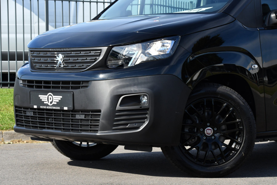 Peugeot e-Partner 136 L1 50 kWh Black Edition Camera, Cruise, Carplay, Stoelverwarming, 136pk, Multimedia, BOM VOL! Peugeot e-Partner 136 L1 50 kWh Black Edition Camera, Cruise, Carplay, Stoelverwarming, 136pk, Multimedia, BOM VOL!