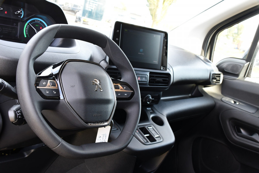 Peugeot e-Partner 136 L1 50 kWh Black Edition Camera, Cruise, Carplay, Stoelverwarming, 136pk, Multimedia, BOM VOL! Peugeot e-Partner 136 L1 50 kWh Black Edition Camera, Cruise, Carplay, Stoelverwarming, 136pk, Multimedia, BOM VOL!