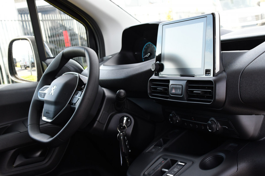 Peugeot e-Partner 136 L1 50 kWh Black Edition Camera, Cruise, Carplay, Stoelverwarming, 136pk, Multimedia, BOM VOL! Peugeot e-Partner 136 L1 50 kWh Black Edition Camera, Cruise, Carplay, Stoelverwarming, 136pk, Multimedia, BOM VOL!