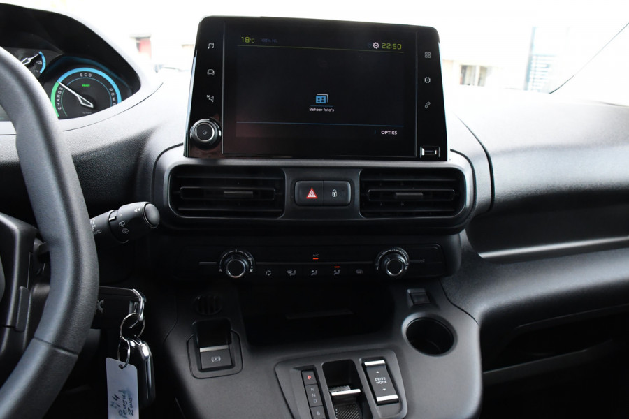 Peugeot e-Partner 136 L1 50 kWh Black Edition Camera, Cruise, Carplay, Stoelverwarming, 136pk, Multimedia, BOM VOL! Peugeot e-Partner 136 L1 50 kWh Black Edition Camera, Cruise, Carplay, Stoelverwarming, 136pk, Multimedia, BOM VOL!