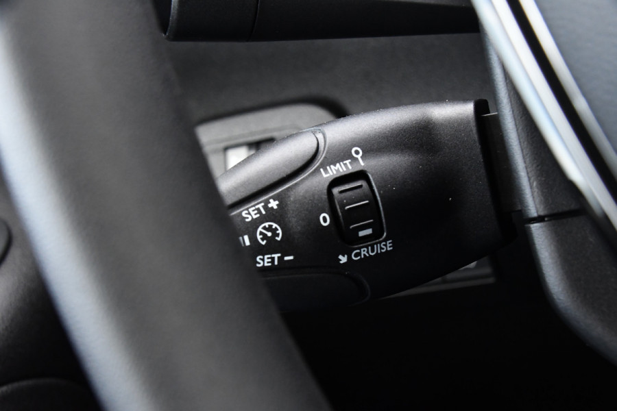 Peugeot e-Partner 136 L1 50 kWh Black Edition Camera, Cruise, Carplay, Stoelverwarming, 136pk, Multimedia, BOM VOL! Peugeot e-Partner 136 L1 50 kWh Black Edition Camera, Cruise, Carplay, Stoelverwarming, 136pk, Multimedia, BOM VOL!