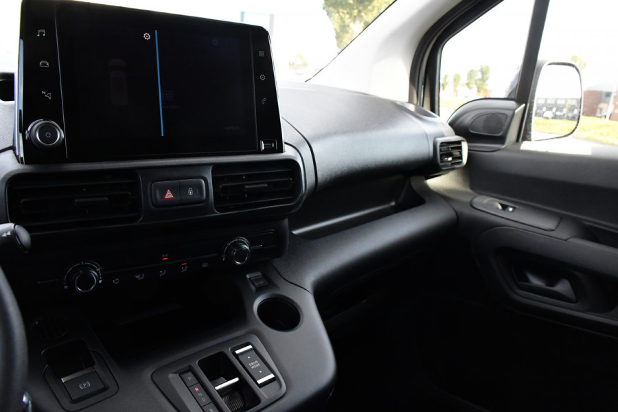 Peugeot e-Partner 136 L1 50 kWh Black Edition Camera, Cruise, Carplay, Stoelverwarming, 136pk, Multimedia, BOM VOL! Peugeot e-Partner 136 L1 50 kWh Black Edition Camera, Cruise, Carplay, Stoelverwarming, 136pk, Multimedia, BOM VOL!