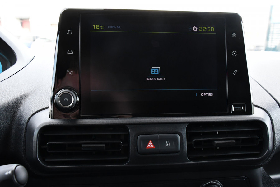 Peugeot e-Partner 136 L1 50 kWh Black Edition Camera, Cruise, Carplay, Stoelverwarming, 136pk, Multimedia, BOM VOL! Peugeot e-Partner 136 L1 50 kWh Black Edition Camera, Cruise, Carplay, Stoelverwarming, 136pk, Multimedia, BOM VOL!
