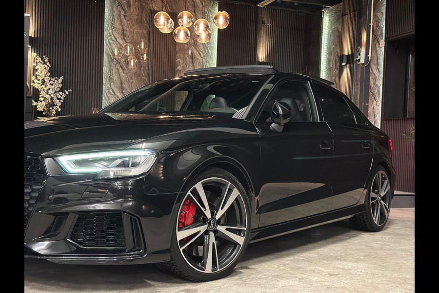 Audi A3 Limousine 2.5 TFSI RS 3 quattro|PANO|BOMVOL|ABT|DEALER OND. Audi A3 Limousine 2.5 TFSI RS 3 quattro|PANO|BOMVOL|ABT|DEALER OND.