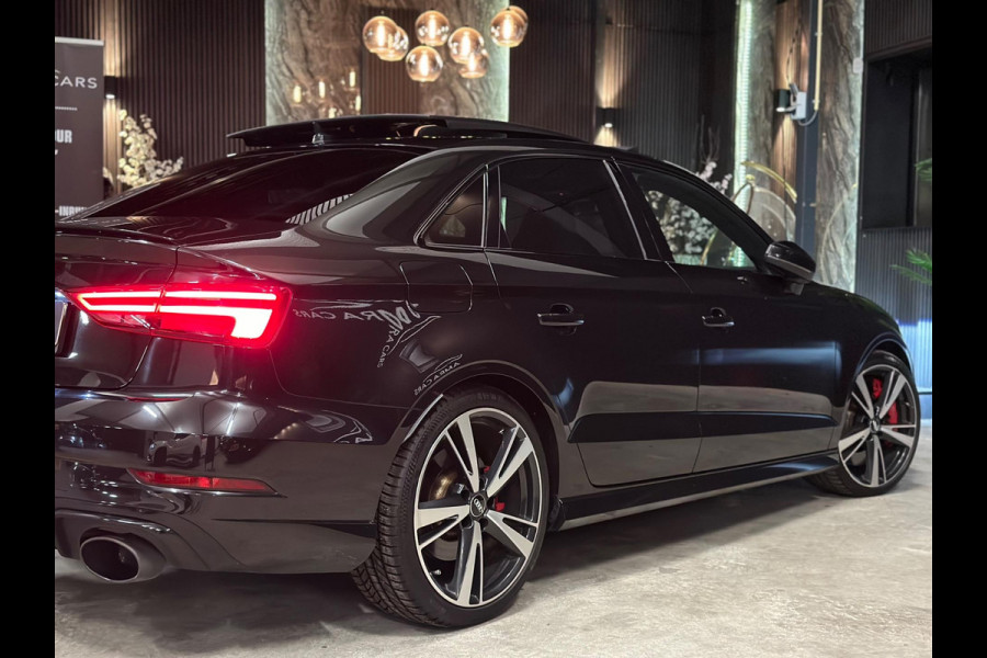 Audi A3 Limousine 2.5 TFSI RS 3 quattro|PANO|BOMVOL|ABT|DEALER OND. Audi A3 Limousine 2.5 TFSI RS 3 quattro|PANO|BOMVOL|ABT|DEALER OND.