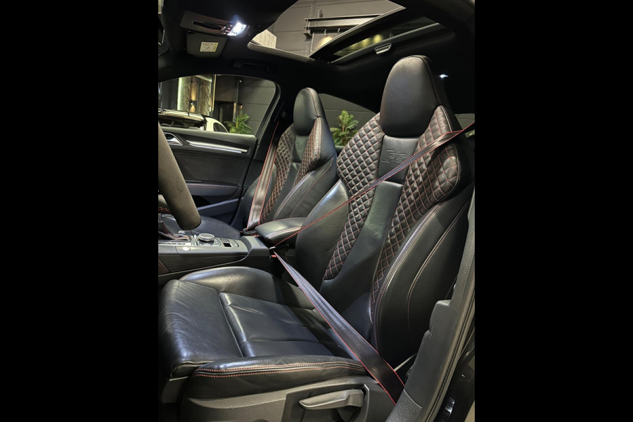 Audi A3 Limousine 2.5 TFSI RS 3 quattro|PANO|BOMVOL|ABT|DEALER OND. Audi A3 Limousine 2.5 TFSI RS 3 quattro|PANO|BOMVOL|ABT|DEALER OND.