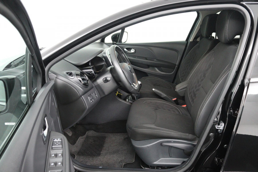 Renault Clio Estate 0.9 TCe Limited (TREKHAAK, NAVIGATIE, PARKEERSENSOREN, BLUETOOTH, CRUISE CONTROL)