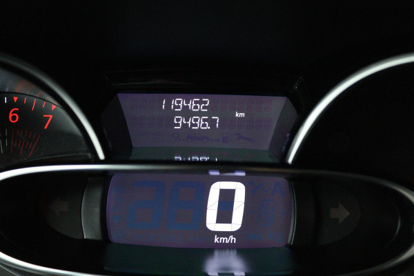 Renault Clio Estate 0.9 TCe Limited (TREKHAAK, NAVIGATIE, PARKEERSENSOREN, BLUETOOTH, CRUISE CONTROL)