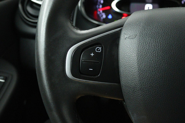 Renault Clio Estate 0.9 TCe Limited (TREKHAAK, NAVIGATIE, PARKEERSENSOREN, BLUETOOTH, CRUISE CONTROL)