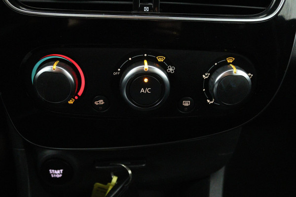 Renault Clio Estate 0.9 TCe Limited (TREKHAAK, NAVIGATIE, PARKEERSENSOREN, BLUETOOTH, CRUISE CONTROL)