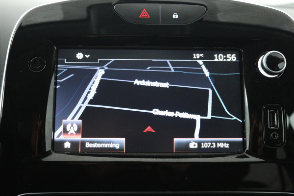 Renault Clio Estate 0.9 TCe Limited (TREKHAAK, NAVIGATIE, PARKEERSENSOREN, BLUETOOTH, CRUISE CONTROL)